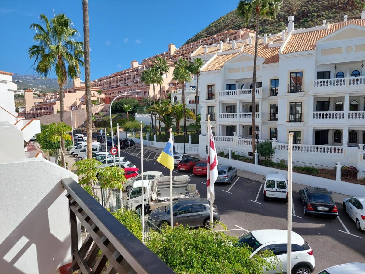 Greatly Located Apartment With Heated Pool, Los Cristianos Лос Кристианос Экстерьер фото