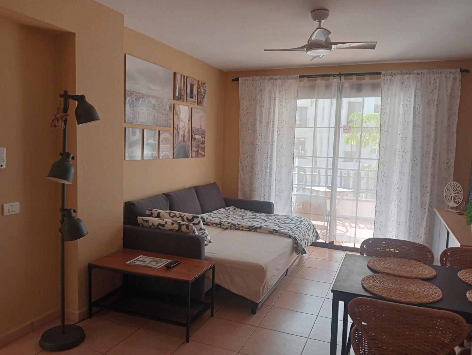Greatly Located Apartment With Heated Pool, Los Cristianos Лос Кристианос Экстерьер фото