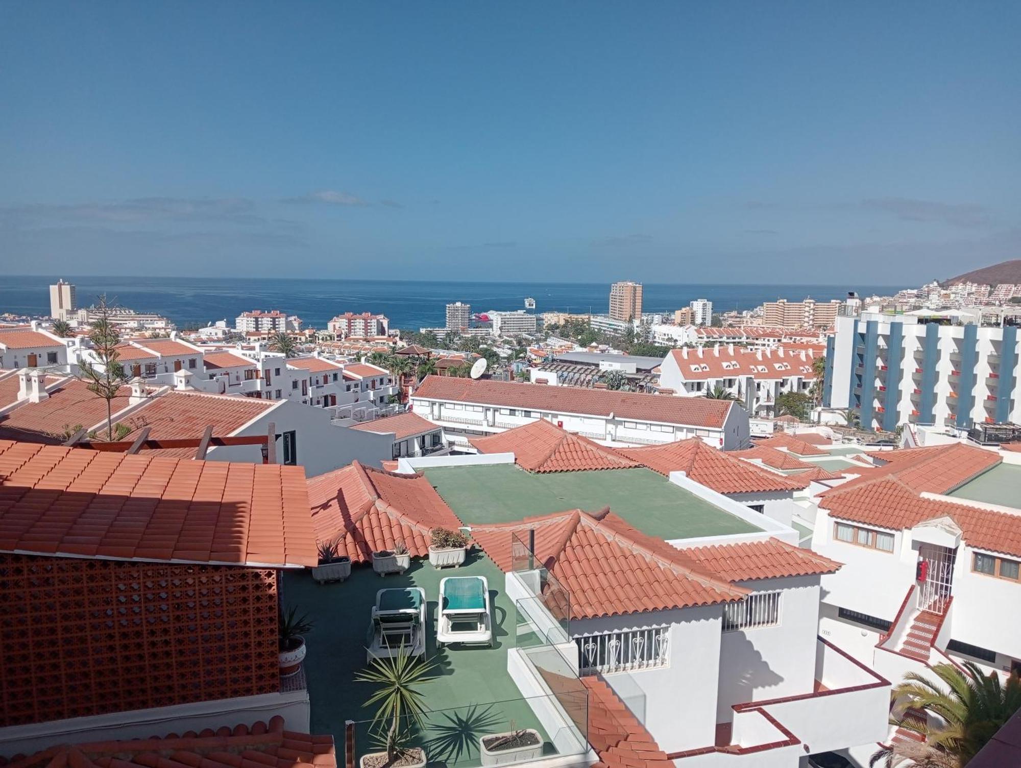 Greatly Located Apartment With Heated Pool, Los Cristianos Лос Кристианос Экстерьер фото